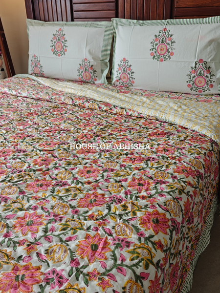 Aangan Handblock Bedsheet + Quilt Combo Set