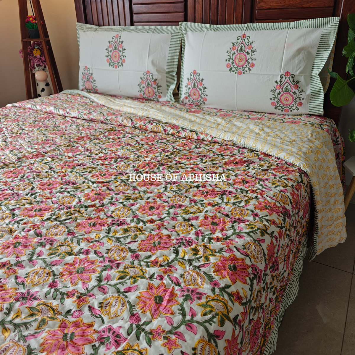 Aangan Handblock Bedsheet + Quilt Combo Set