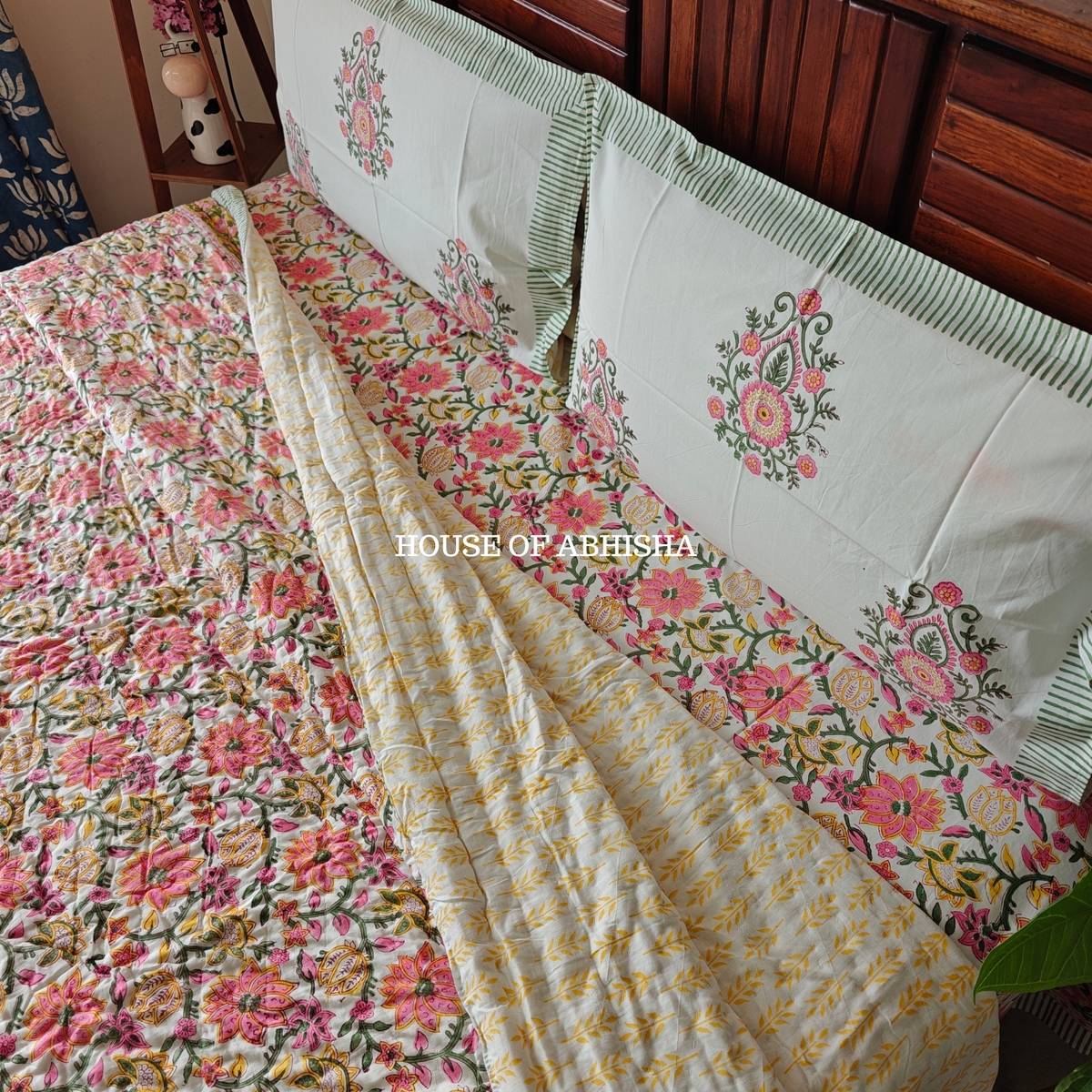 Aangan Handblock Bedsheet + Quilt Combo Set