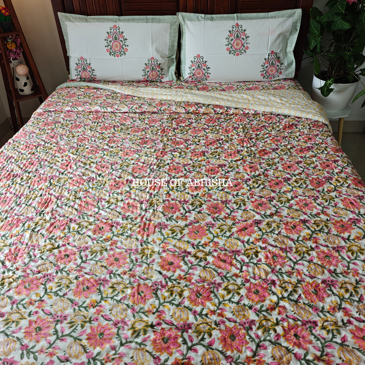 Aangan Handblock Bedsheet + Quilt Combo Set