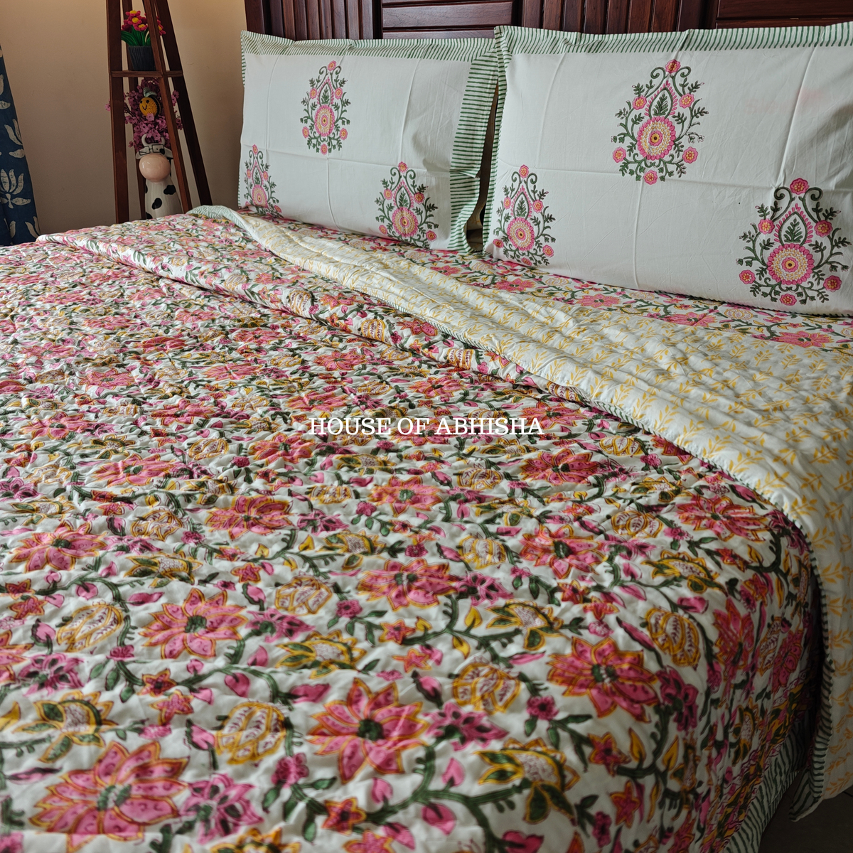 Aangan Handblock Bedsheet + Quilt Combo Set