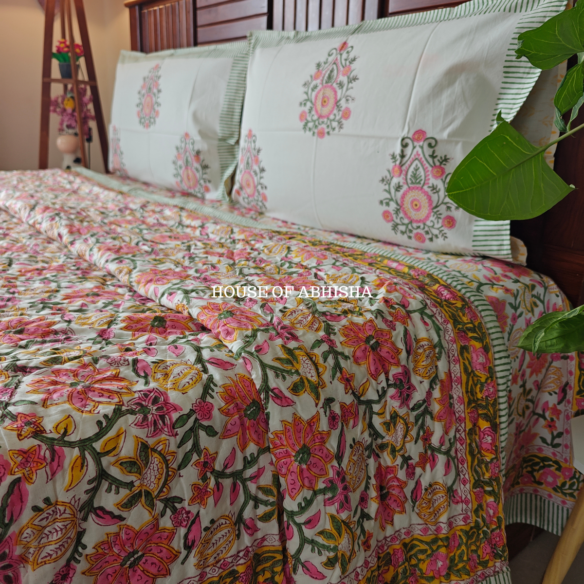 Aangan Handblock Bedsheet + Quilt Combo Set