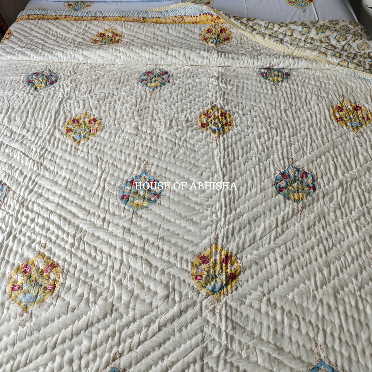 Madhavi Reversible Organic Mulmul Cotton Quilt
