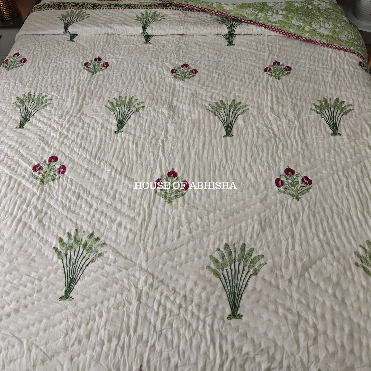 Riwaayat Reversible Organic Mulmul Cotton Quilt