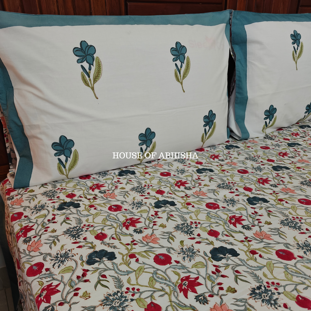 Mehfil Hand Block Premium Bedsheet Set