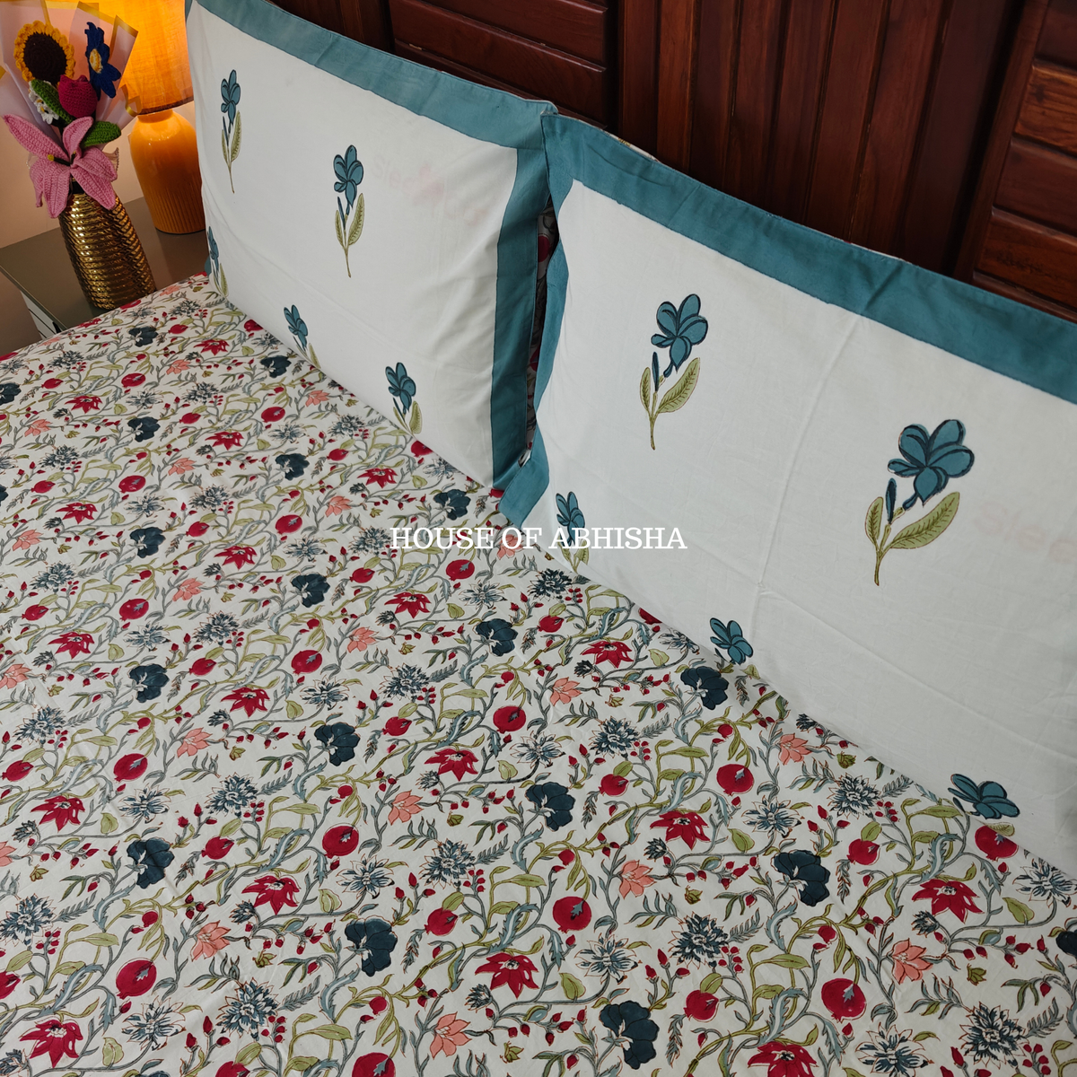 Mehfil Hand Block Premium Bedsheet Set