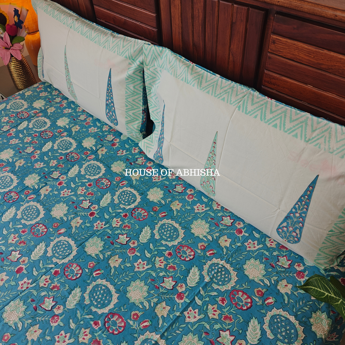 Mehfil Hand Block Premium Bedsheet Set