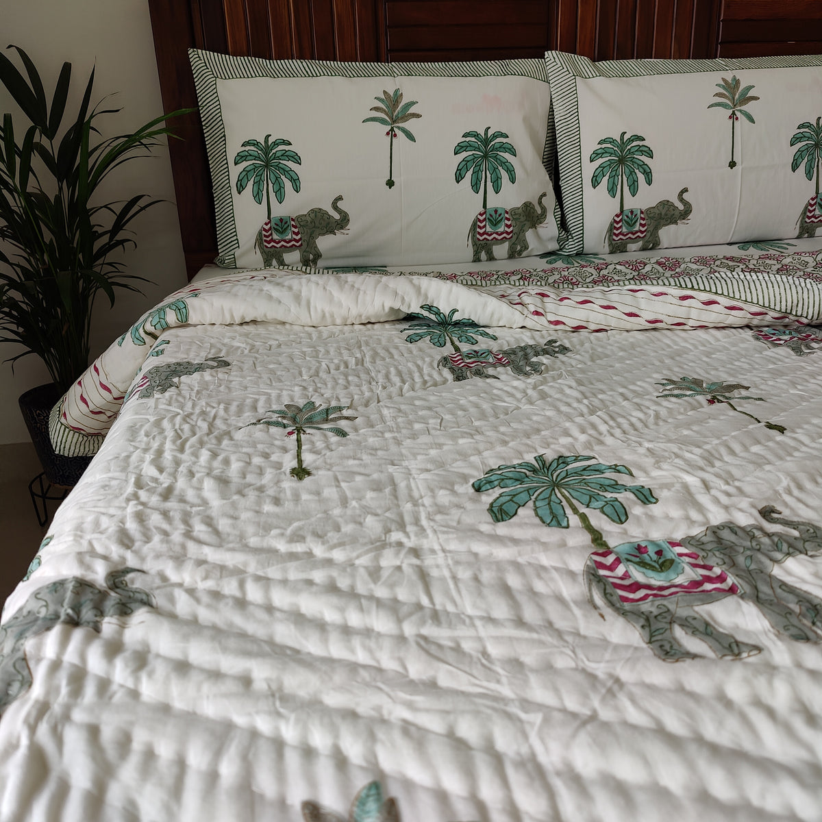 Palm Court Reversible Organic Mulmul Cotton Quilt