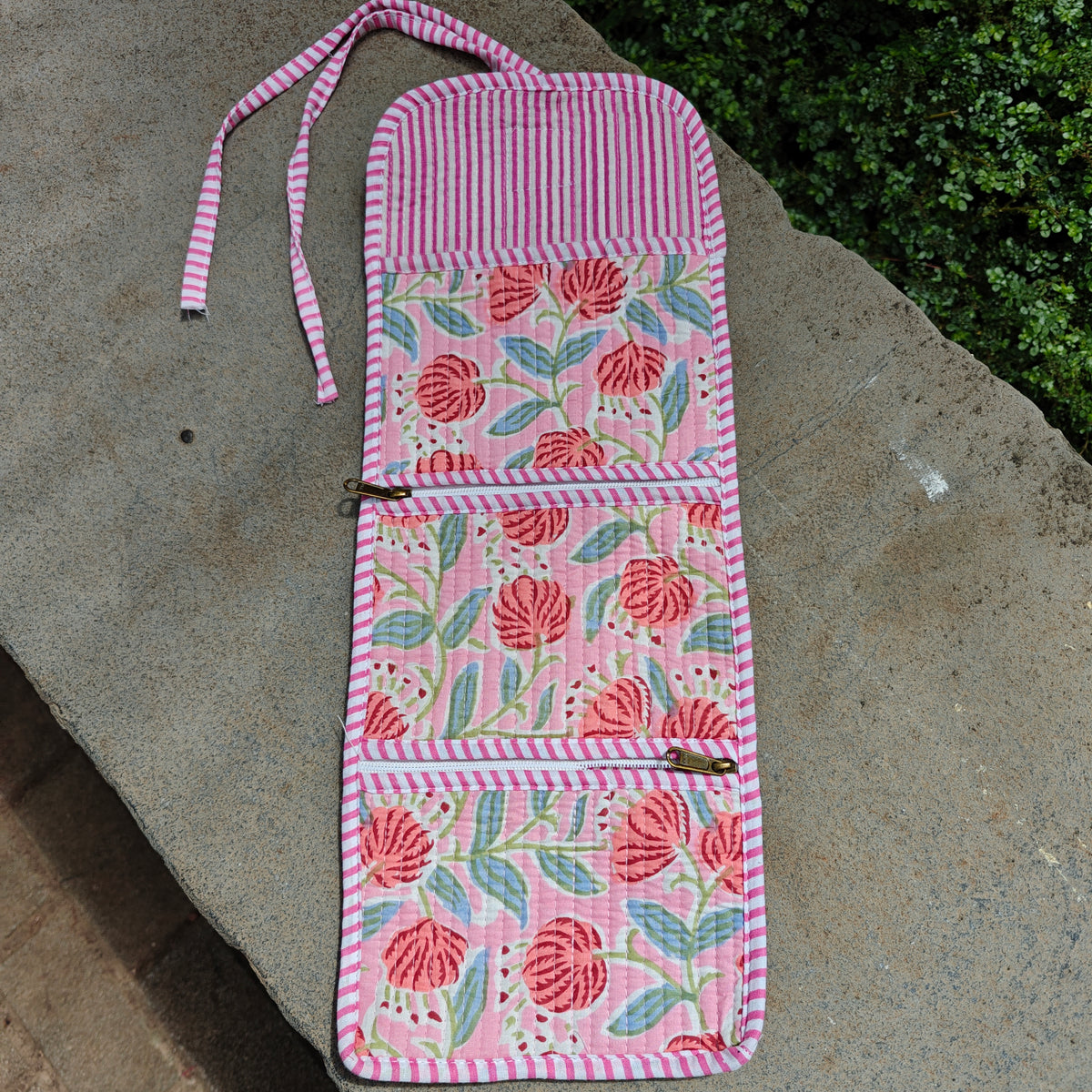 Musk Handblock Printed Quilted Foldable Pouch
